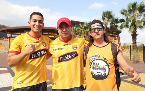 Barra. Integrantes de la barra que participan junto con el padre en los ensayos.