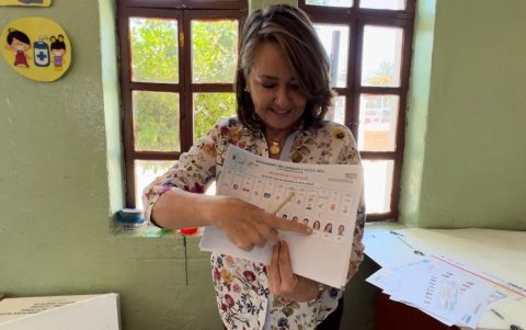 Votación. Luz Elena Coloma votó en Cumbayá, al oriente de Quito.