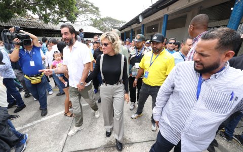 Cynthia Viteri y Juan Carlos Váscones.