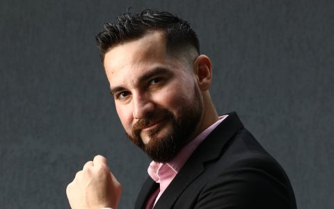 A sus 35 años dice haber experimentado el dolor y las decepciones, pero también las conquistas y las alegrías.