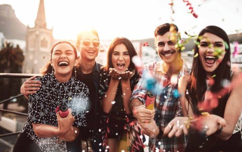 San Valentín es una festividad de origen cristiano que se celebra anualmente el 14 de febrero como conmemoración de las buenas obras realizadas por san Valentín de Roma..