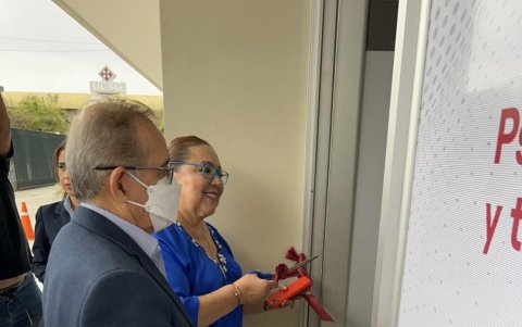 Las autoridades de la Universidad Católica inauguraron el consultorio psicológico.