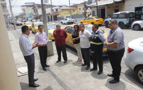 Los taxistas han mantenido varias reuniones para analizar nuevas acciones en contra de la delincuencia.