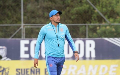 Jimmy Bran, DT de Ecuador, es señalado por los expertos, tras las derrotas.