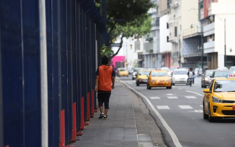 La ciudadanía, pese al temor, habla de la necesidad de que haya libertad para entrar y salir del área, teniendo como vecino al río.
