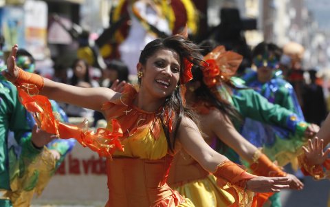 El tradicional desfile de la Fiesta de las Flores y las Frutas.