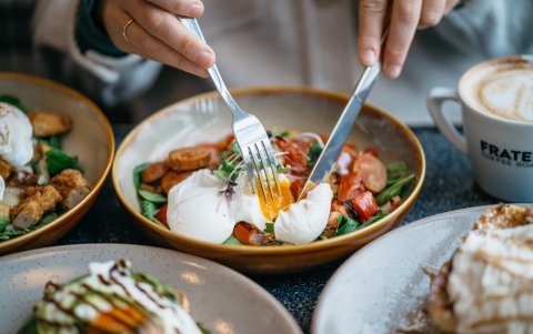 Una comida y algunas copas para ponerse al día.