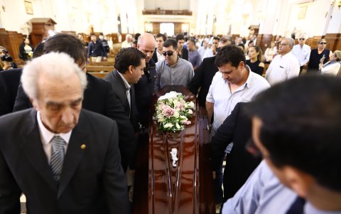 Fotografía del ataúd del fiscal asesinado en Colombia Marcelo Pecci. EFE/ Nathalia Aguilar