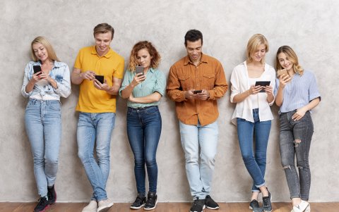 El humano es un ser social que necesita de cariños.