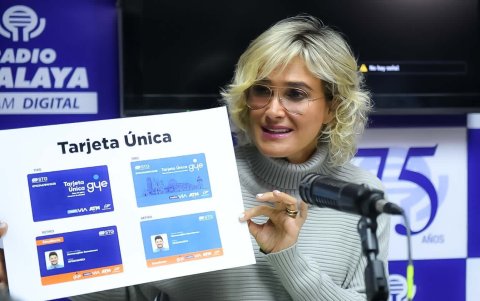 La alcaldesa saliente Cynthia Viteri ofreció ciertos detalles del contrato en diciembre de 2022.