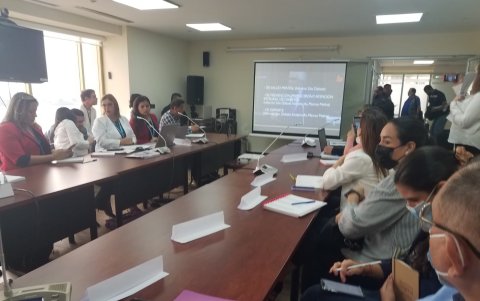 La reunión se efectuó este lunes 13 de febrero en la Casa Legislativa, ubicada en el 15° piso del edificio La Previsora.