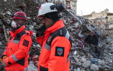 Las autoridades temen que el número de muertos siga aumentando mientras los rescatistas buscan sobrevivientes en toda la región.