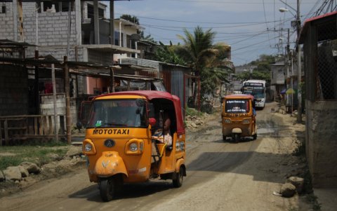 La falta de atención a sectores populares, así como la falta de educación y puestos de trabajo son un caldo de cultivo para que muchos jóvenes sean seducidos por grupos delictivos.
