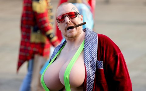 A los lugareños de Colonia les encanta entrar en el espíritu del carnaval, ¡y absolutamente todos se disfrazan!.