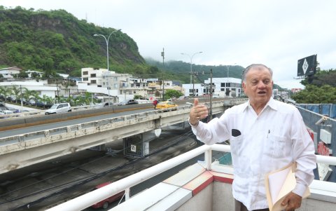Napoleón Ycaza plantea que con el quinto puente empiece la transformación del Guayaquil del futuro.
