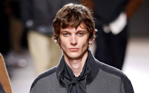 Este corte le da frescura a sus facciones.