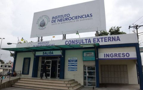 El Instituto de Neurociencias atiende al público de 09:00 a 17:00.