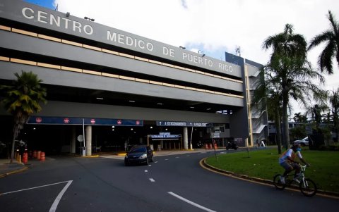 Fotografía del exterior del Centro Médico de Puerto Rico, el 19 de enero de 2023, en San Juan (Puerto Rico).