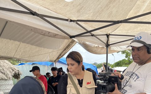 En la cobertura, se encontró con familias enteras migrando por perseguir