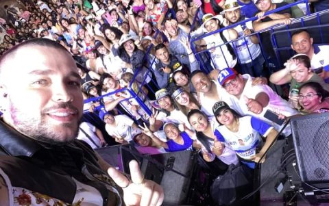 El cantante Jessi Uribe fue uno de los artistas que trajeron los candidatos de Playas en las elecciones pasadas.