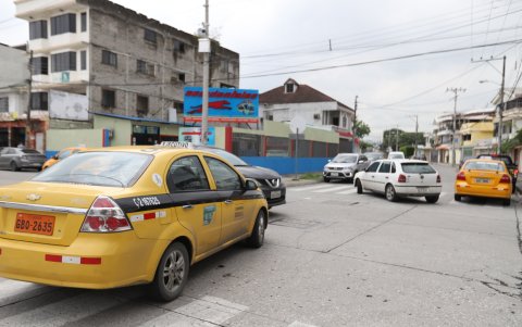 Tráfico. En la manzana 101 hace falta un semáforo o más control del tránsito.