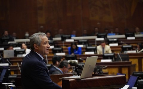 Con 105 votos el exministro Patricio Carrillo fue censurado por la Asamblea Nacional en febrero de 2023.