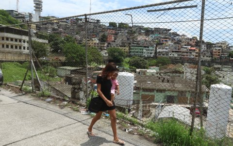 Peligro. Las calles desoladas y empinadas se han vuelto un peligro. Diariamente se registran robos.
