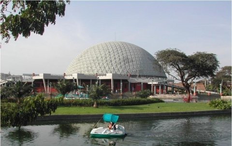El Parque Forestal es uno de los más grande en Guayaquil y cuenta con su propio estanque.
