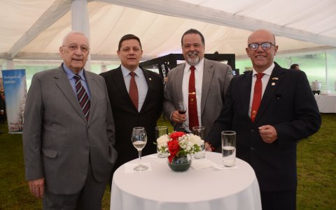 Rubén Espín, Hugo Espín, Hugo Ayala y Rubén Flores.