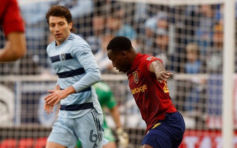 El delantero Anderson Julio fue titular en el debut de su equipo, Real Salt Lake frente a Vancouver Whitecaps por la fecha 1 de la MLS.