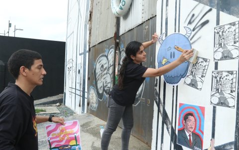 Los mensajes.    Quedan a criterio de los artistas. Pero la mayoría abarcan desde personajes de la cultura pop, ilustraciones con tintes surrealistas hasta temas políticos.