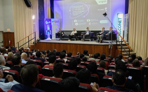 El 25 de enero de 2023, un grupo de expertos analizó en la Espol el impacto de la inteligencia artificial en la educación superior.