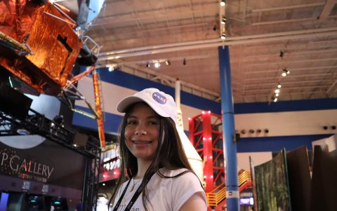 Fotografía cedida por la organización She Is, en donde muestra a la niña colombiana Ingrid Yuliana Guachetá participando del programa 