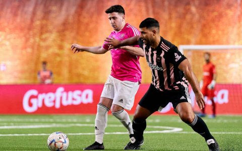 Sergio Agüero jugando para Kunisports.