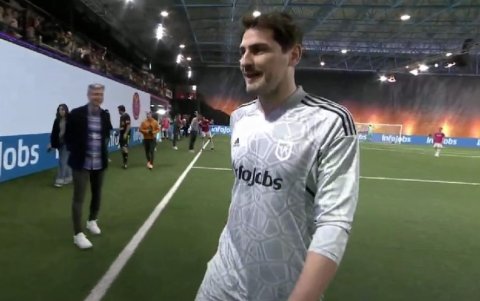Iker Casillas jugado para 1K, equipo de la Kings League.