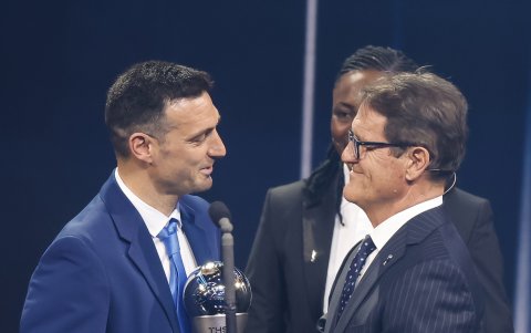 Lionel Scaloni fue reconocido como el mejor entrenador por parte de la FIFA.