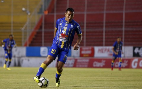 Su primera etapa en el Delfín de Manta fue motivo de sobra para que Liga de Quito adquiera el pase de Andrés Chicaiza.