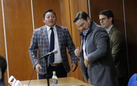 Defensa. El abogado David Meza (izquierda) defiende al expresidente y exvicepresidente Lenín Moreno.