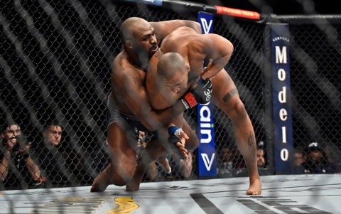 Jon Jones derrotó a Gane y se adjudicó el título.