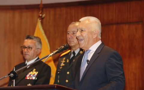 Pronunciamiento. El ministro Luis Lara señaló que las Fuerzas Armadas responderán a los ataques de los grupos delincuenciales