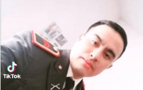 El Cabo Intriago tenía una esposa y un pequeño hijo.