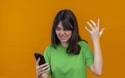 Cuando una persona está bloqueada no puede enviar mensajes y mucho menos ver la foto de perfil del otro