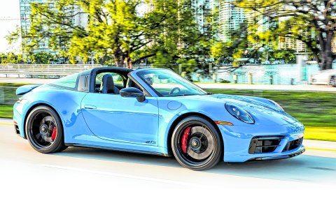 El 911 GTS  de Posrche.