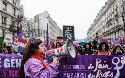 El Día Internacional de la Mujer (DIM) se celebra anualmente el 8 de marzo en todo el mundo para resaltar los derechos de la mujer, así como temas como la violencia y abuso contra la mujer.