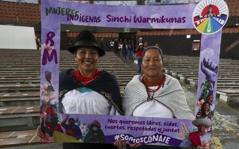 Las manifestante llegaron hasta el ágora de la Casa de la Cultura. La movilización se desarrolló de forma pacífica. Durante el recorrido no hubo enfrentamientos ni desmanes.