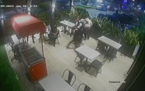 Violento asalto en restaurante de Daule deja a una familia secuestrada