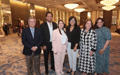 Roberto Gilbert, José Antonio Castro, Luciana Boloña de Castro, Paola Morejón, María Leonor Gilbert de Boloña y María Quiroz de Castro.