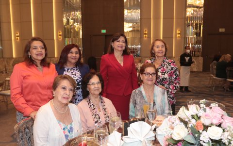 Lola Márquez, Sonia Manzano, Katya Murrieta, Beatriz Parra,  Jenny Estrada, Melania Mora y Mariella García.