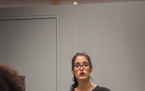 Diana, además de modelar, imparte clases para las nuevas generaciones.