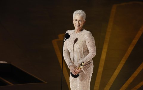 Jamie Lee Curtis consigue el óscar a la mejor actriz secundaria por su papel en 